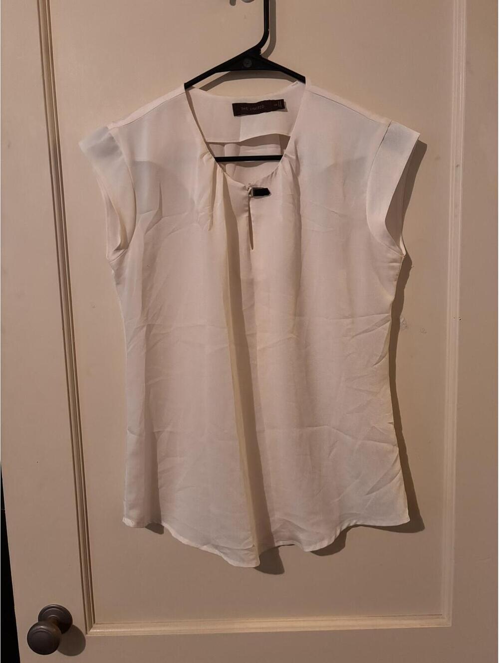 The Limited Cream Sleeveless Keyhole Blouse Size XS